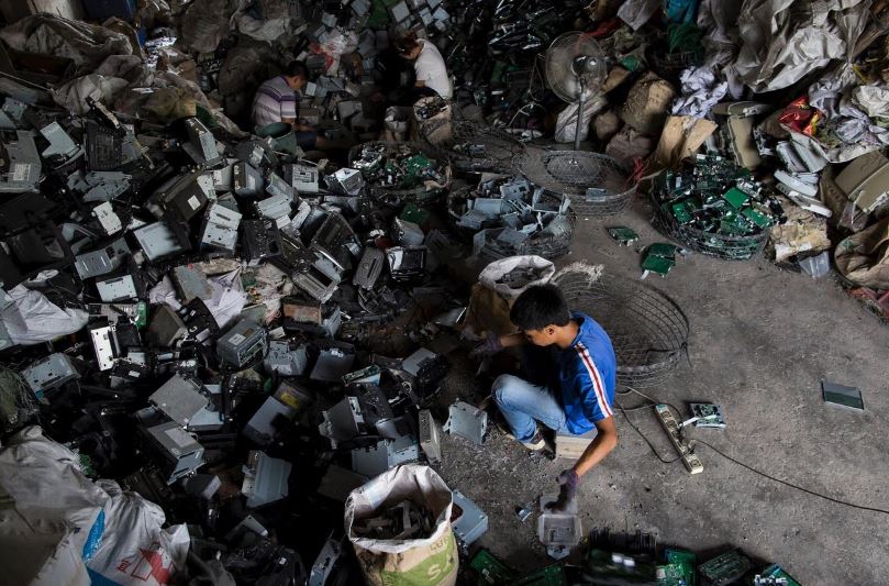 bãi rác điện tử lớn nhất thế giới 1