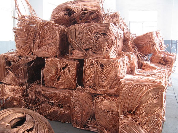 So sánh giá trị đồng phế liệu và nhôm phế liệu 13 Vậy đồng phế liệu và nhôm phế liệu cái nào có giá trị cao hơn?